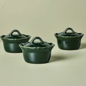HEARTH & HAND NWT 3pc round stoneware reactive glaze ramekin w/ lid set -green